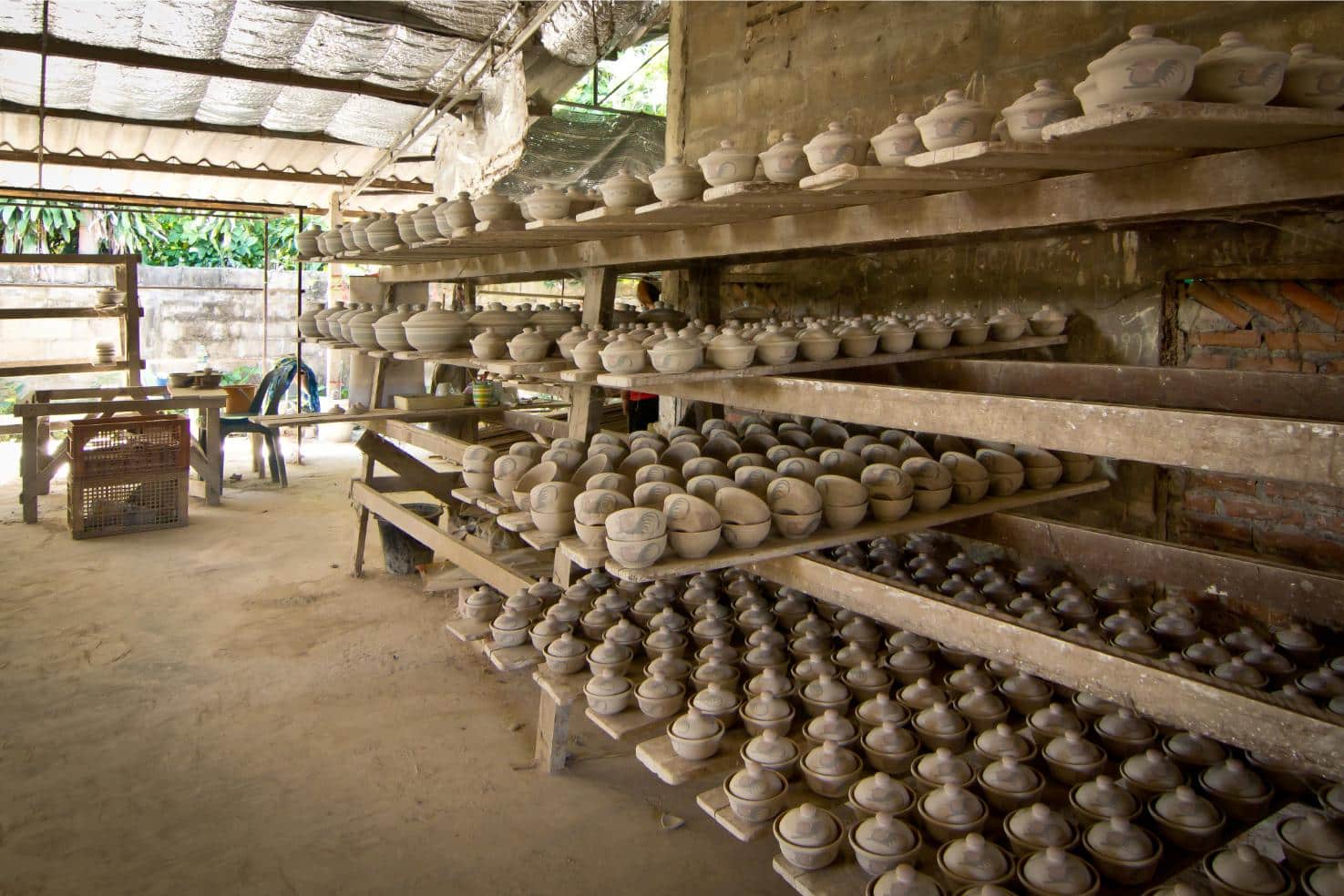 ศิลปะแห่งประเพณีในเวิร์คช็อปเซรามิก ศิลปะแห่งประเพณีในเวิร์คช็อปเซรามิก