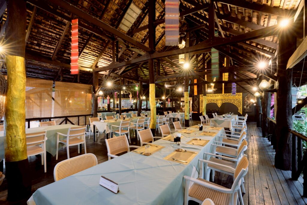 วิธีเลือกโรงแรม 'บูติกและไลฟ์สไตล์' เพื่อสัมผัสเสน่ห์วัฒนธรรม: ย้อนรอยล้านนาโบราณที่ ลำปาง ริเวอร์ ลอดจ์