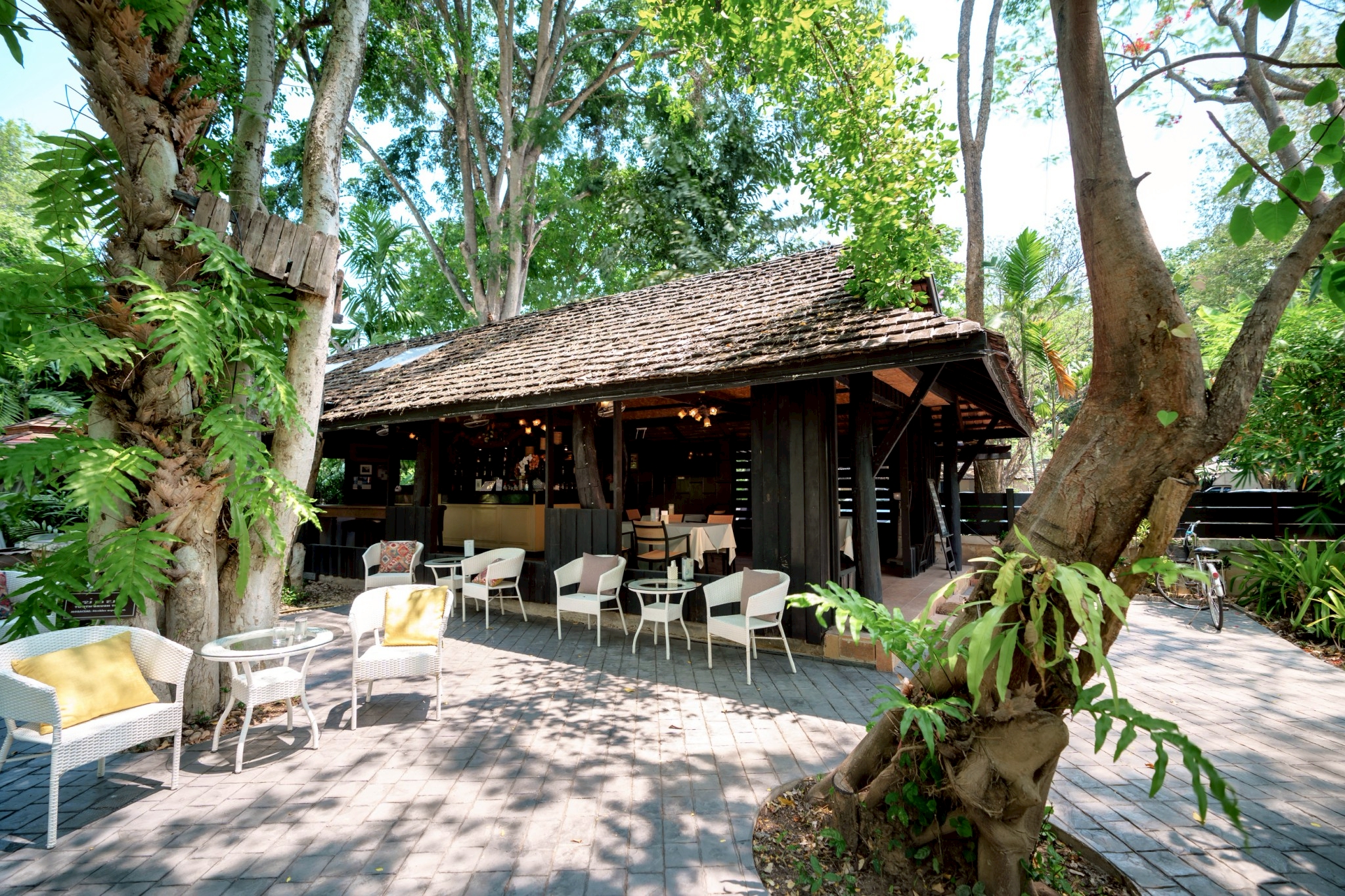 Lan Bua Cafe