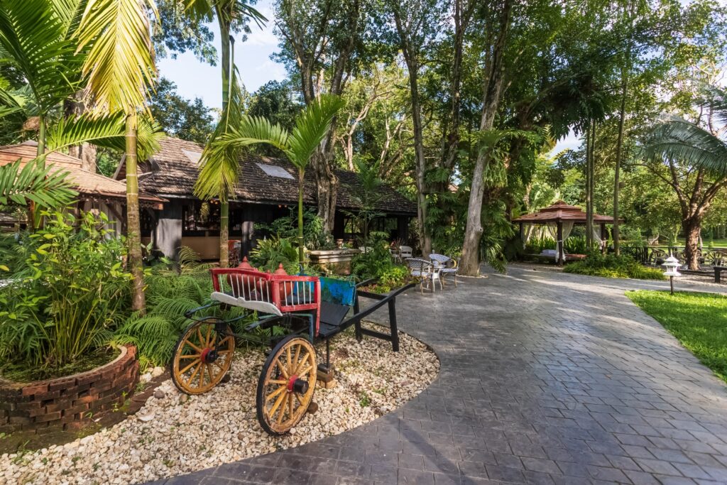 จิบกาแฟแลเมืองรถม้า: ปักหมุด 7 คาเฟ่ลำปาง บรรยากาศสุดชิลล์ ฟีลกู้ดแบบ Slow Life พักผ่อนท่ามกลางธรรมชาติที่ ลำปาง ริเวอร์ ลอจ์ด จิบกาแฟแลเมืองรถม้า: ปักหมุด 7 คาเฟ่ลำปาง บรรยากาศสุดชิลล์ ฟีลกู้ดแบบ Slow Life พักผ่อนท่ามกลางธรรมชาติที่ ลำปาง ริเวอร์ ลอจ์ด