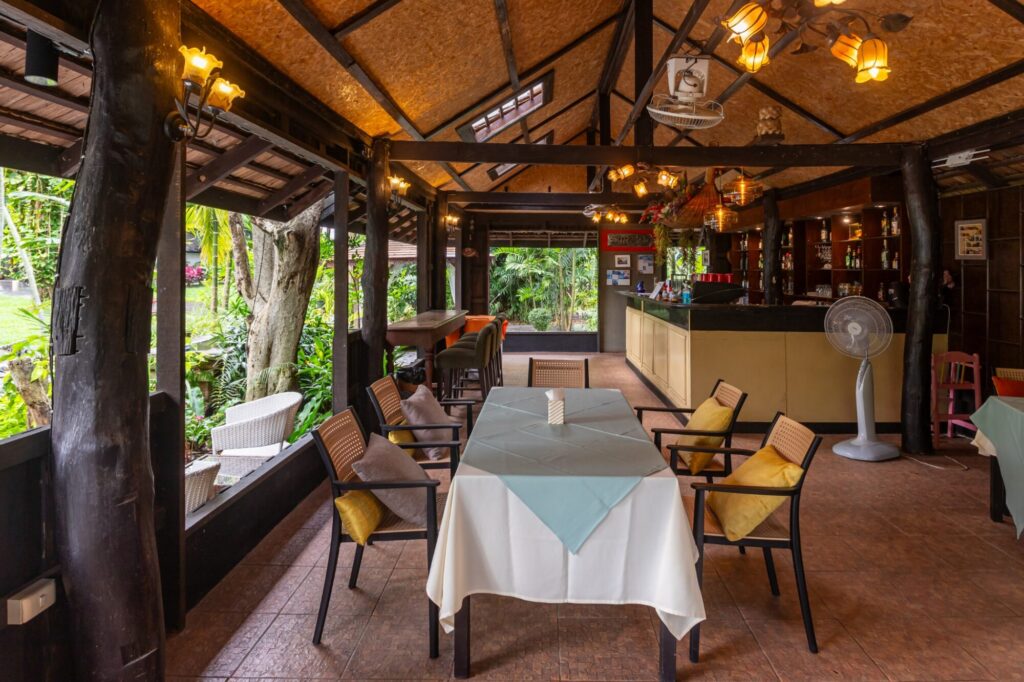 จิบกาแฟแลเมืองรถม้า: ปักหมุด 7 คาเฟ่ลำปาง บรรยากาศสุดชิลล์ ฟีลกู้ดแบบ Slow Life พักผ่อนท่ามกลางธรรมชาติที่ ลำปาง ริเวอร์ ลอจ์ด จิบกาแฟแลเมืองรถม้า: ปักหมุด 7 คาเฟ่ลำปาง บรรยากาศสุดชิลล์ ฟีลกู้ดแบบ Slow Life พักผ่อนท่ามกลางธรรมชาติที่ ลำปาง ริเวอร์ ลอจ์ด