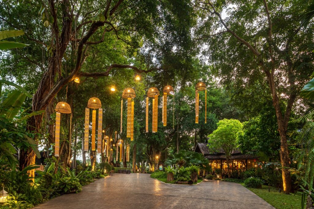 เสพศิลป์ ถิ่นล้านนา: ปล่อยเวลาให้เดินช้าลงที่ลำปาง ชมสถาปัตยกรรมรางวัลโลก และพักผ่อนกลางป่าใหญ่ที่ Lampang River Lodge เสพศิลป์ ถิ่นล้านนา: ปล่อยเวลาให้เดินช้าลงที่ลำปาง ชมสถาปัตยกรรมรางวัลโลก และพักผ่อนกลางป่าใหญ่ที่ Lampang River Lodge